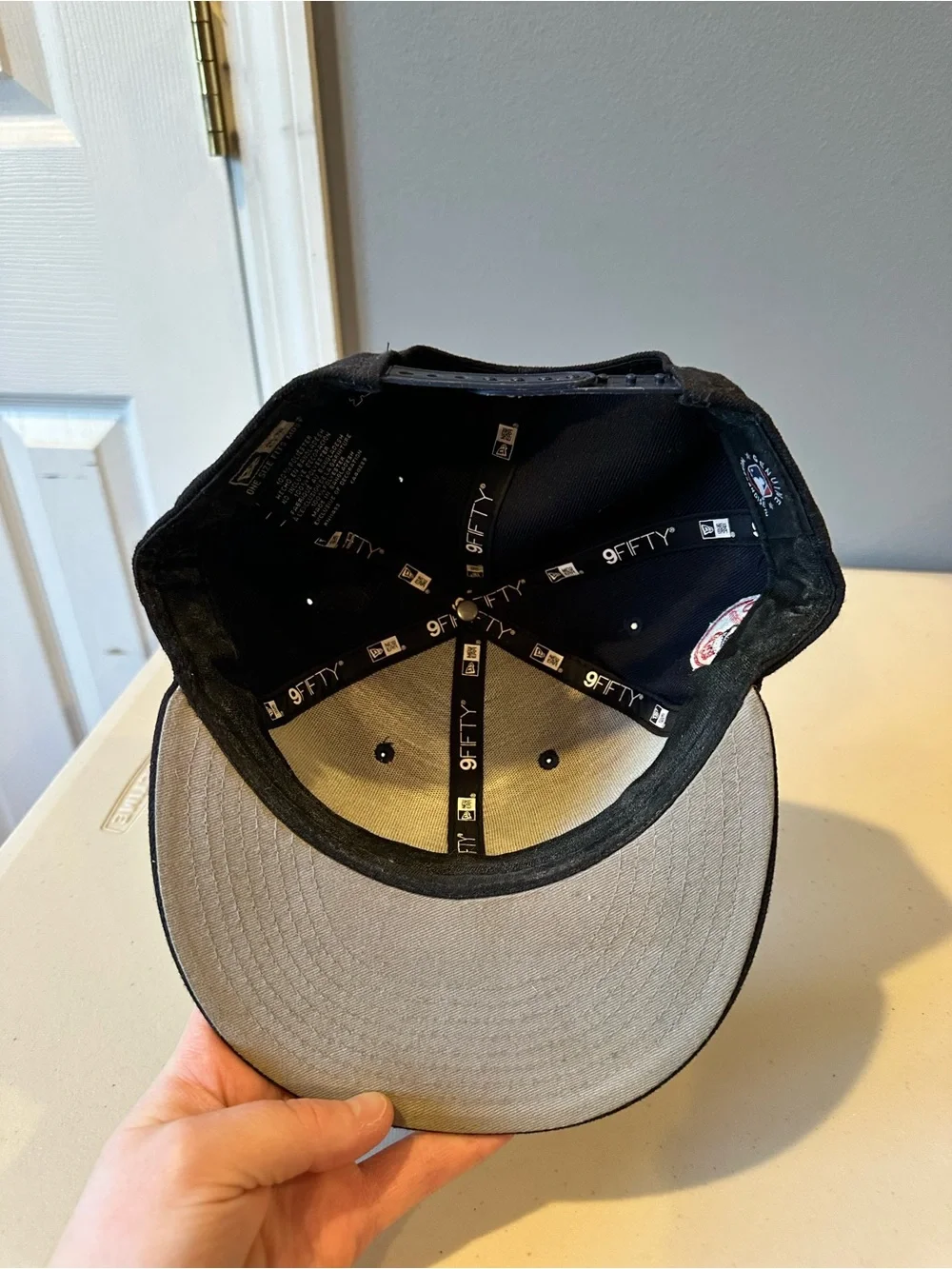 NY Yankees NY State Embroidered 9Fifty SnapBack Hat